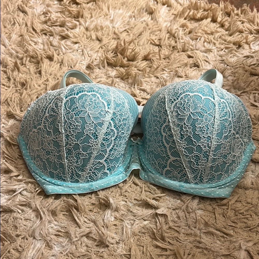 Victoria's Secret Dream Angels Blue Lace Bra with Scalloped Edges